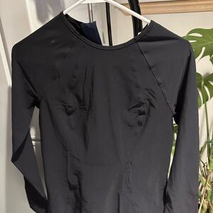Lululemon Black Long Sleeve Rash Guard – Back Zip Closure – Size 10